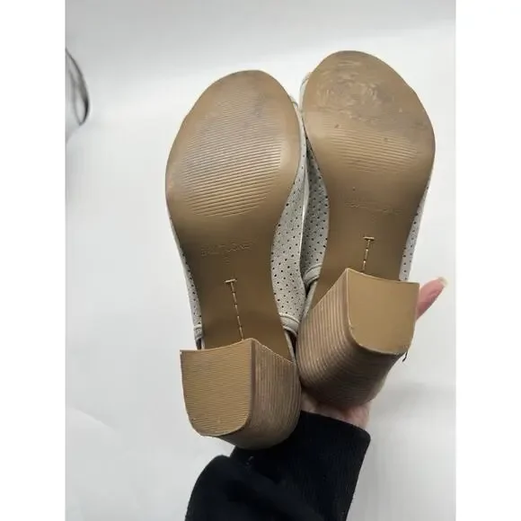 Adam Tucker Rowan Leather Perforated Stacked Heel Sandals Open Toe Gray Size 8 - Picture 10 of 10